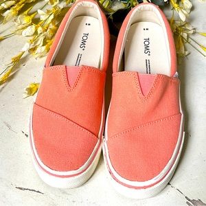 Toms 
Fenix Platform Mango Canvas Slip On Sneaker